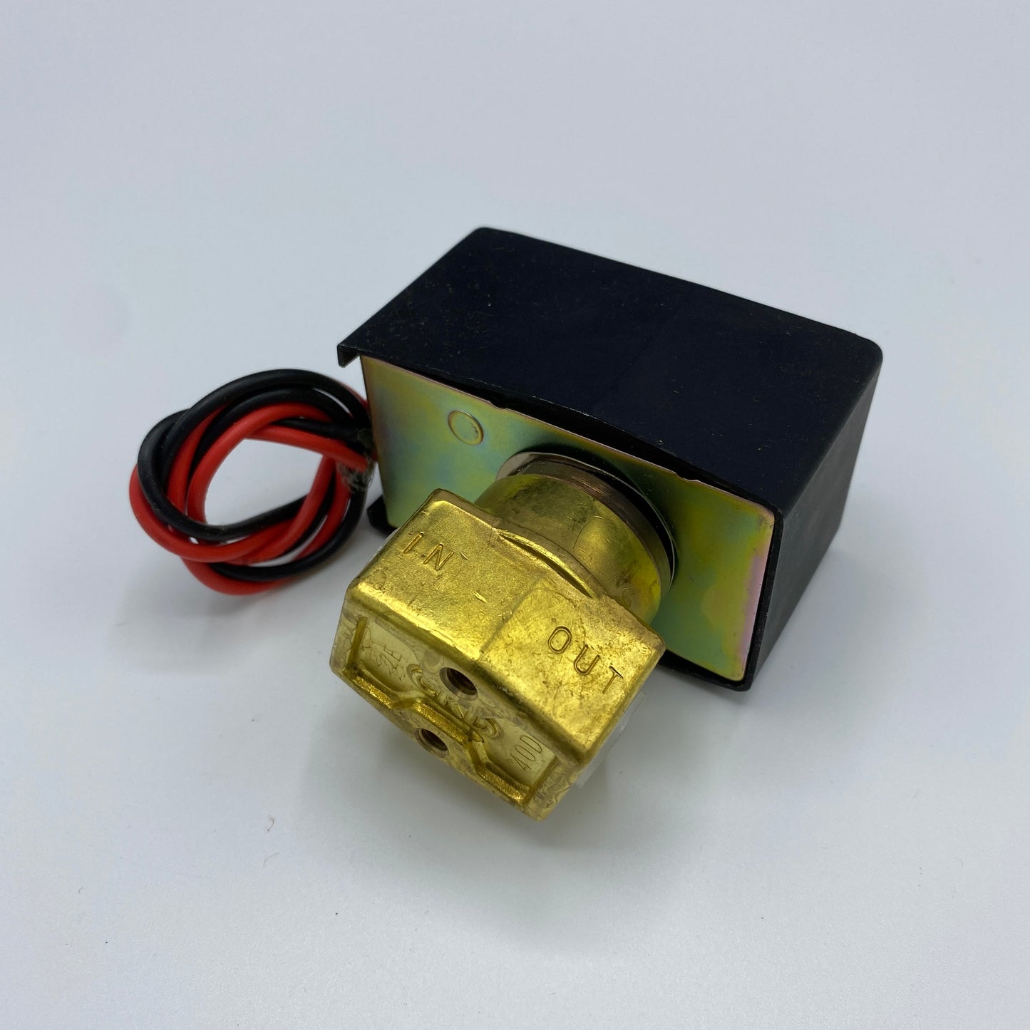 CKD AB41-02-5-03A Direct acting 2 port solenoid valve (Multilex valve) NC (open when energized) type